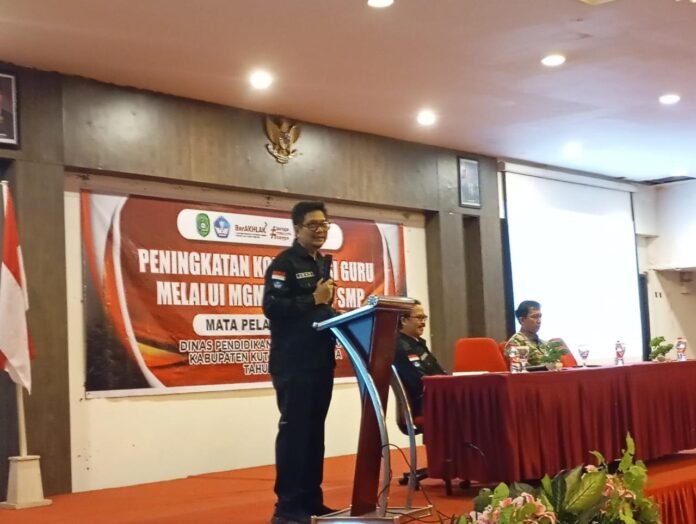 Kepala Bidang Kurikulum, Pengembangan Bahasa dan Sastra, Perizinan Pendidikan, Pendidik, dan Tenaga Kependidikan Disdikbud Kukar, Joko Sampurno.