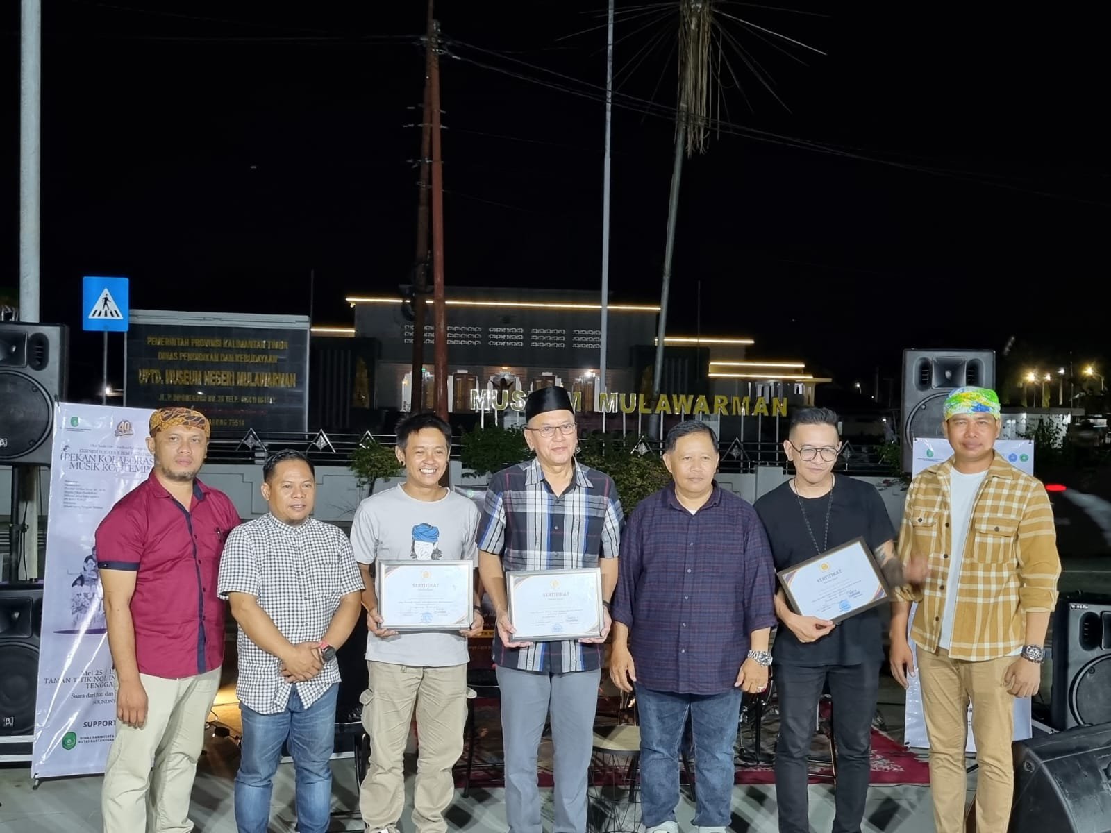 Pamong Budaya Ahli Muda, Bidang Kebudayaan, Disdikbud Kukar, Agus Syarifudin bersama Jajaran rektorat Unikarta. Pamong Budaya Ahli Muda, Bidang Kebudayaan, Disdikbud Kukar, Agus Syarifudin bersama Jajaran rektorat Unikarta.
