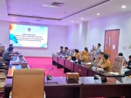 komisi gabungan A dan C DPRD Bontang, Asisten 1 Pemkot Bontang, Inspektorat Bontang, juga perwakilan mahasiswa Unijaya