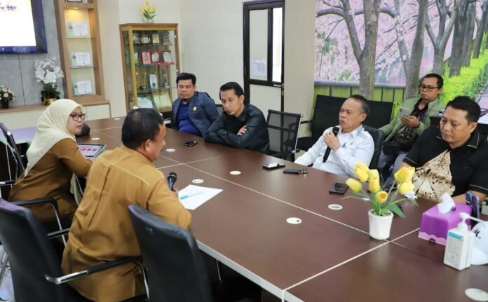 IMG-20250724-WA0020 Komisi A Gelar Kunjungan ke Puskesmas Kumpul Keluhan Tenaga Medis untuk Dibawa ke Kementerian