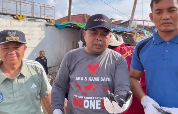 IMG-20250809-WA0000 Pemkot Bontang Galakkan Jumat Bersih, Sisir Sampah di Pasar Rawa Indah