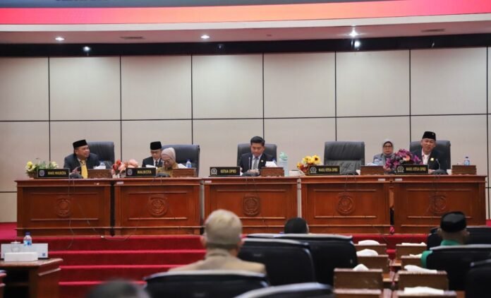 Rapat Paripurna Perubahan APBD 2025, Pemkot Bontang Sampaikan 6 Program Prioritas