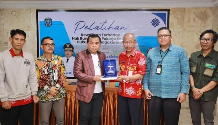 Tingkatkan Pengetahuan Hubungan Industrial, Pemkot Bontang Gelar Pelatihan Pemahaman Ketenagakerjaan