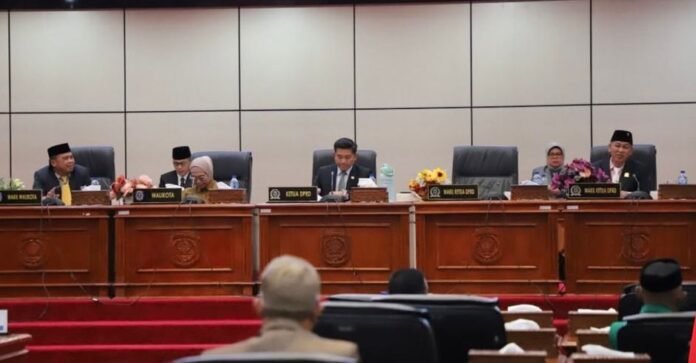 Wali Kota Bontang, Neni Moerniaeni hadiri rapat paripurna penyampaian nota keuangan